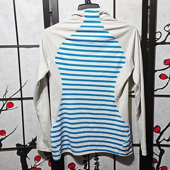 Patagonia Half-Zip Light Gray & Blue Striped Long Sleeve Top Size Small - Picture 6 of 6